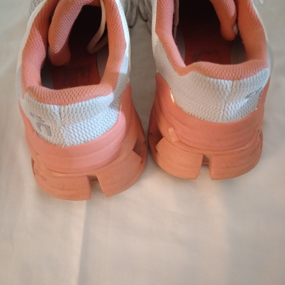 Women's On Cloudflyer Running Cloudtec Sneakers - image 7